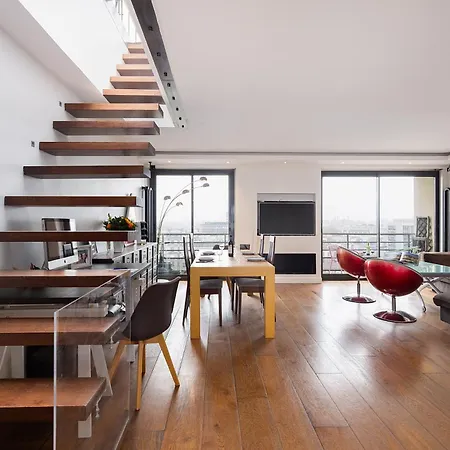 Floor With Eiffel Tower View And Roof Lejlighed