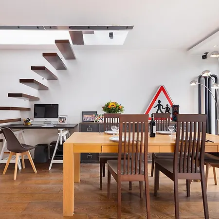 Floor With Eiffel Tower View And Roof Apartmán *