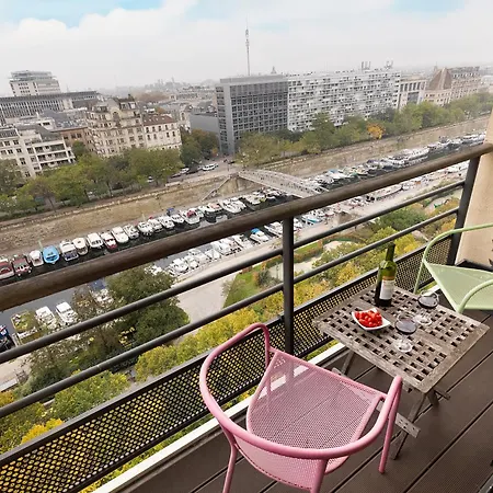 Floor With Eiffel Tower View And Roof Paris