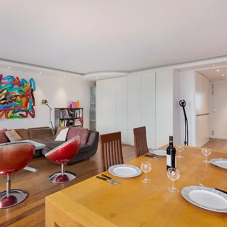 Lejlighed Floor With Eiffel Tower View And Roof