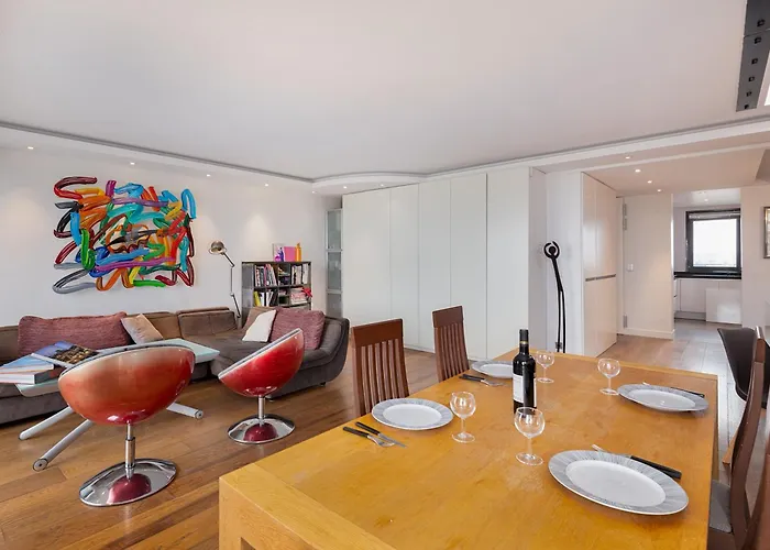 アパート Floor With Eiffel Tower View And Roof